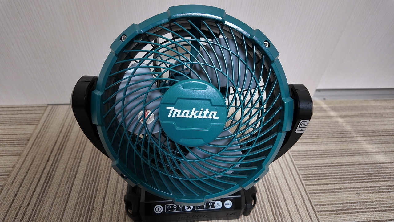 マキタ 充電式ファン CF102D (ODカラー塗装) - メルカリ